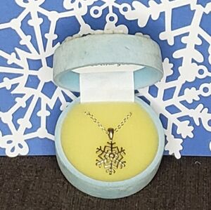 Snowflake Pendant Necklace in Gift Box